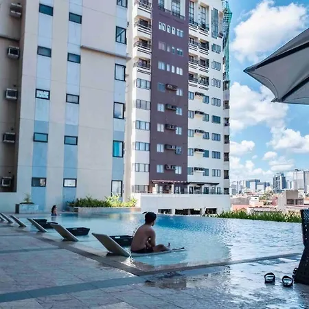 Hotel Living ,The Persimmon Suites 2-4Pax